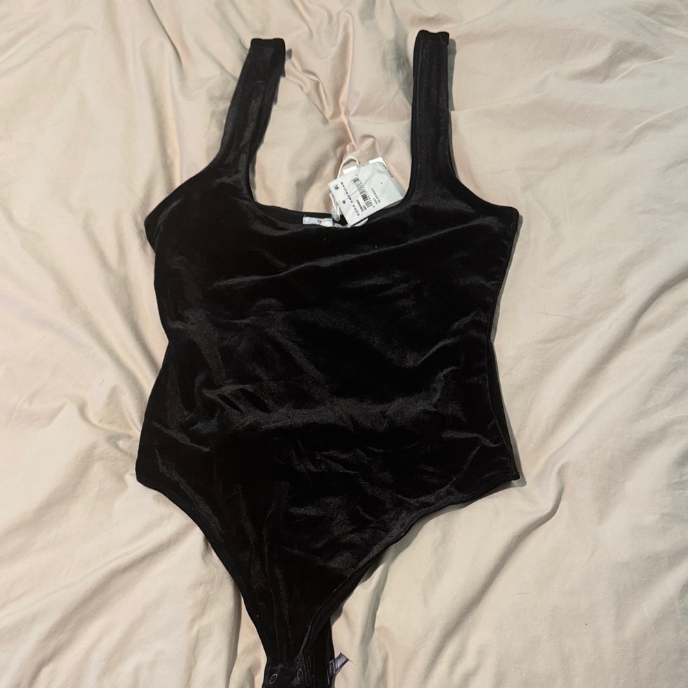 NWT Good American Black Velvet Bodysuit